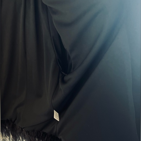 Black cropped one button lapel collar with fringe on hem jacket - Picture 10 of 15